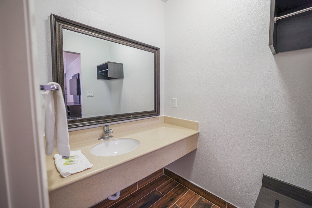 Motel6 Tustin CA Orange County - photo 20
