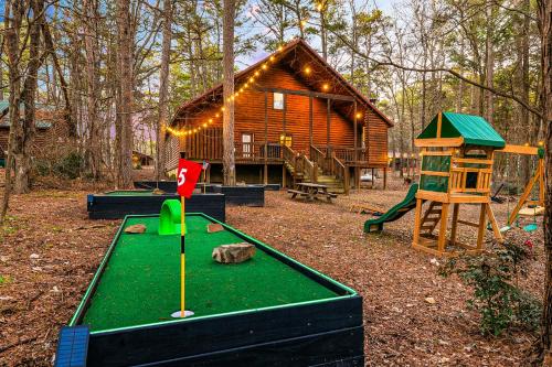 Close To Lake Putt Putt Pool Table Play Set in Broken Bow, United States