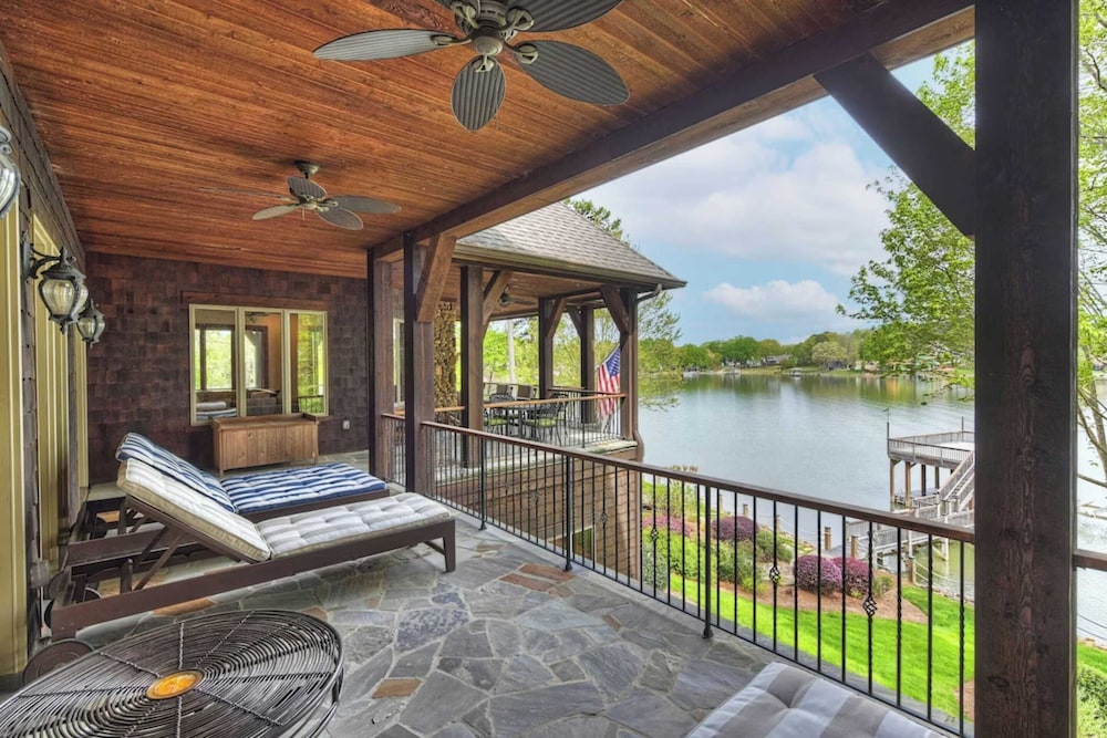 Sunset Shores Resort by Avantstay Private Beach - photo 19