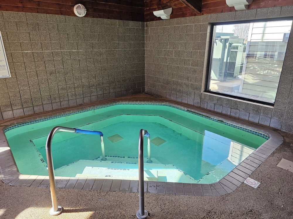 Fossil Creek Hotel And Suites - photo 26