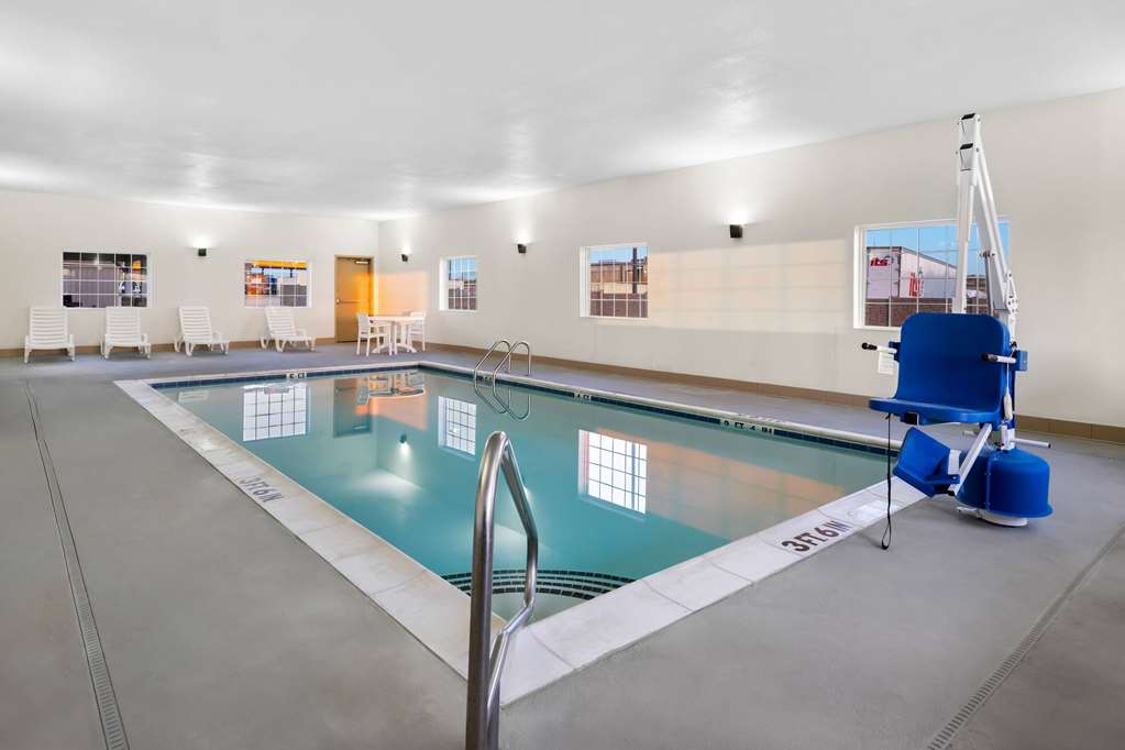 Microtel Inn & Suites by Wyndham Sweetwater - photo 11