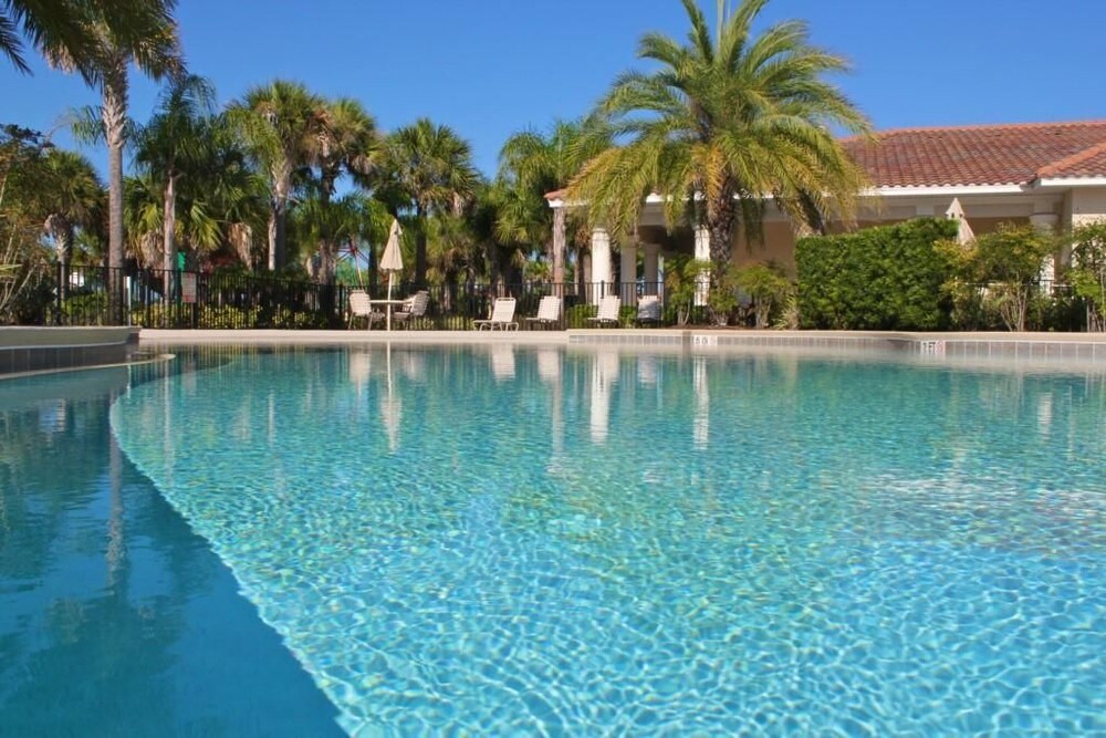 Oakwater Resort Amazing Location - carbon neutral hotel in Saint Cloud
