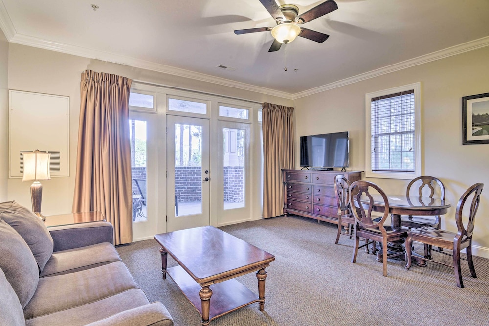 Anderson Creek Resort Condo on Golf Course with Pool - photo 11
