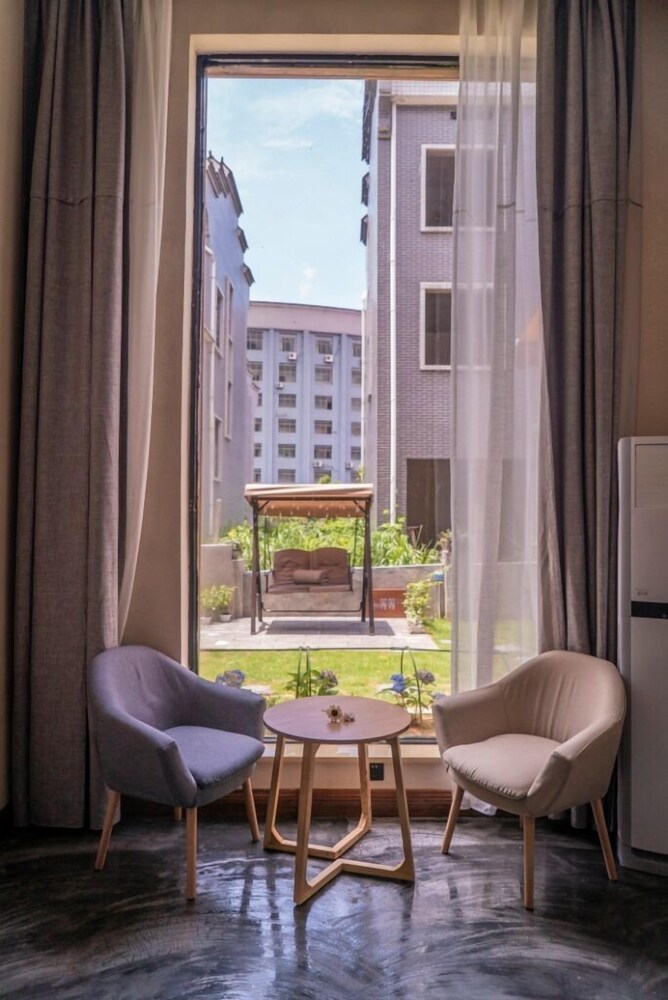 Dengdeng Inn in Tangdong, People's Republic of China