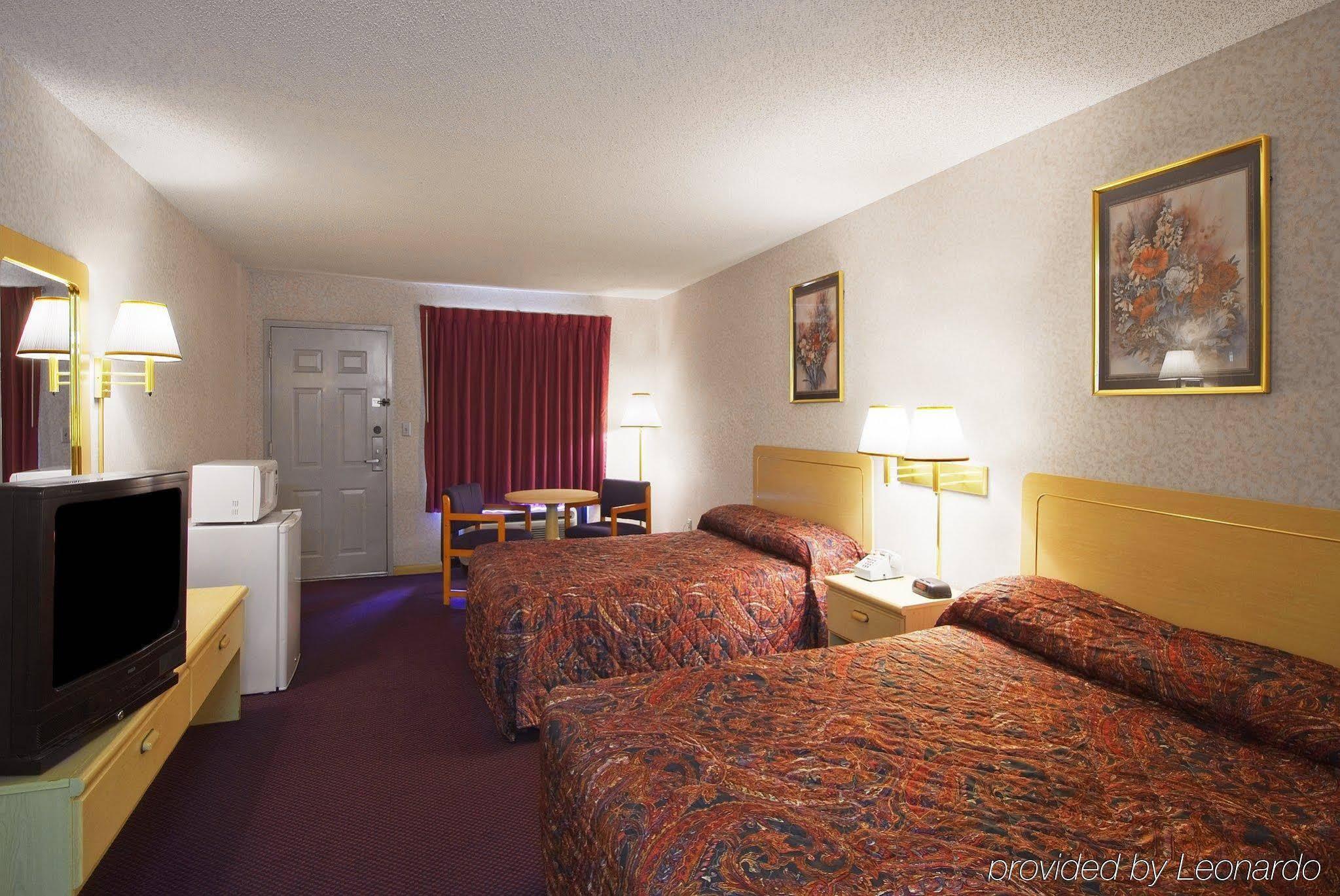 Americas Best Value Inn West Memphis - photo 9