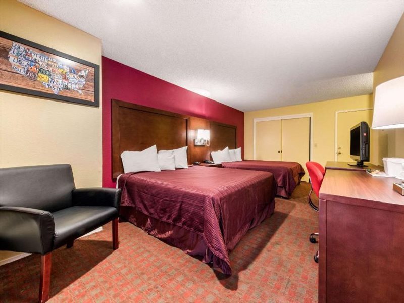 Econo Lodge Gilroy - photo 7