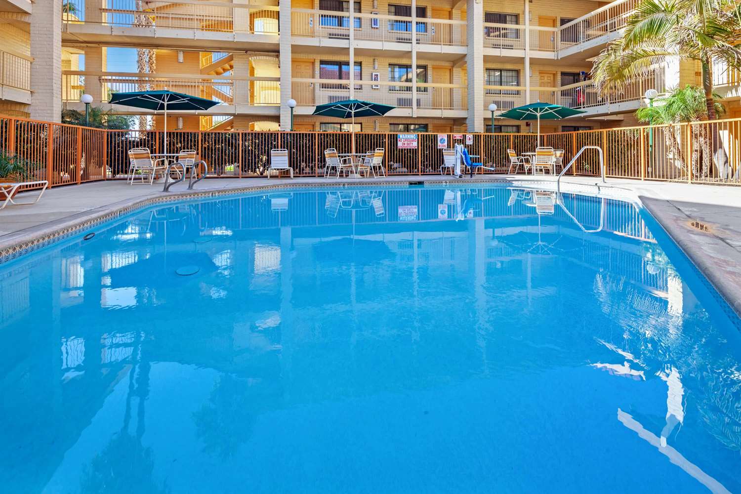 La Quinta Inn Ventura - photo 28