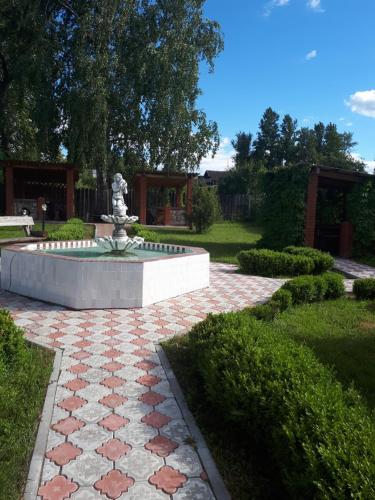 Gostinichnyi Kompleks Alina — hotel in Suvorov