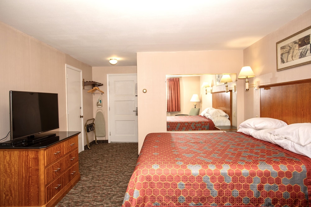 Budget Inn Syracuse Airport - photo 24