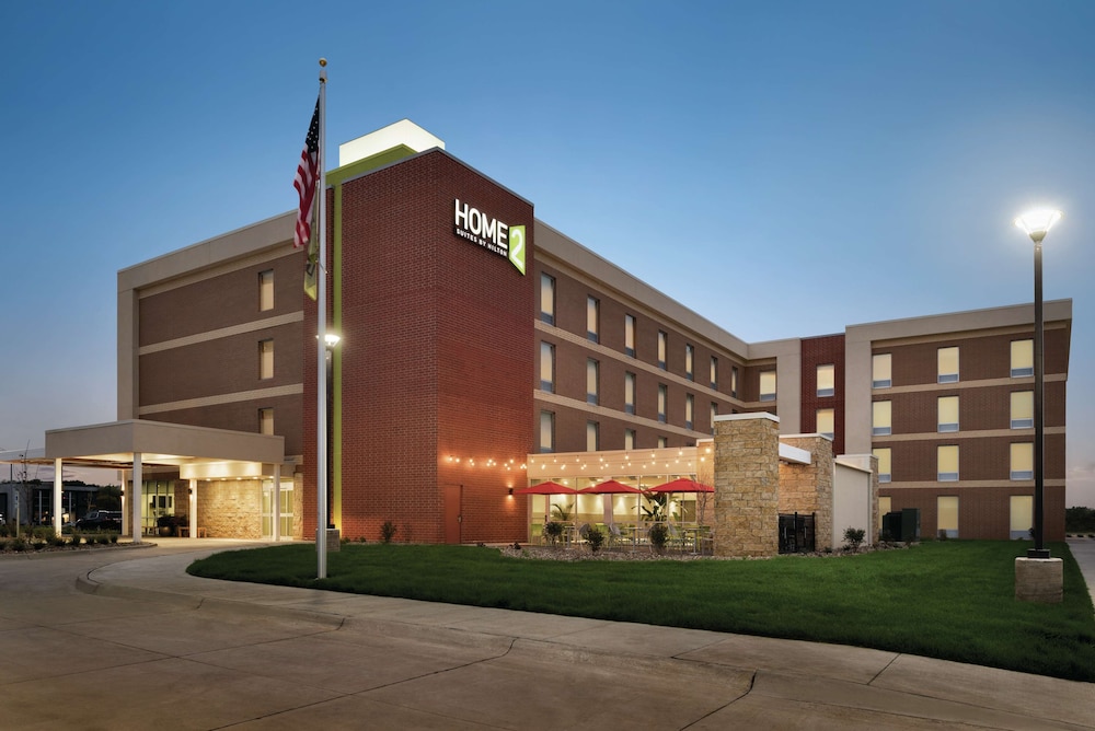 Home2 Suites Iowa City Coralville - photo 29