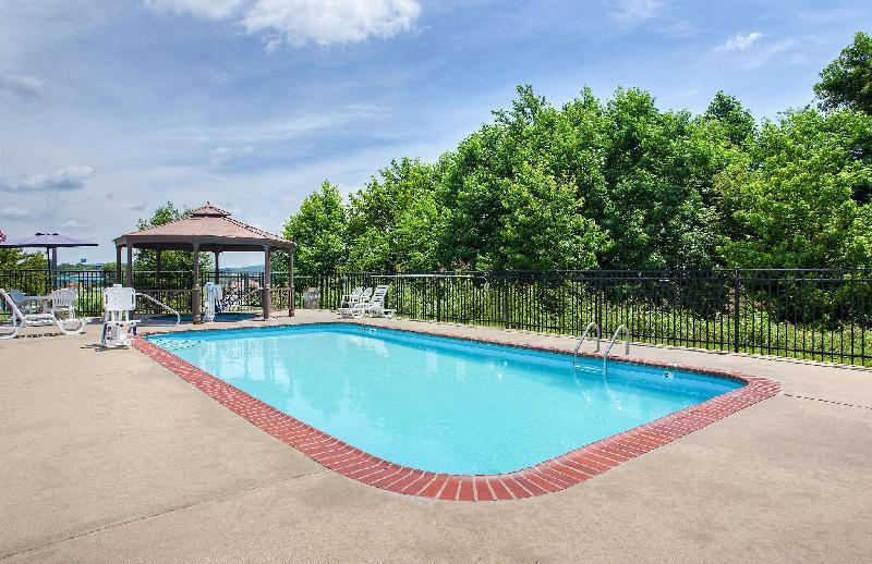 Super 8 by Wyndham Cave City - photo 17