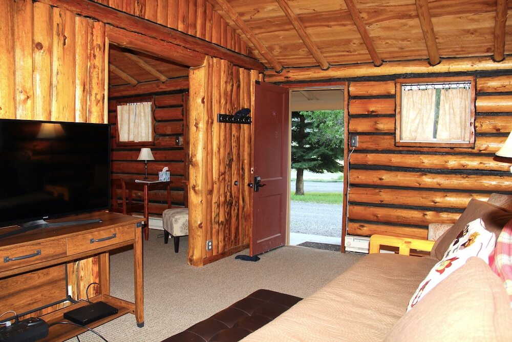 Yellowstone Hot Springs Resort - photo 44