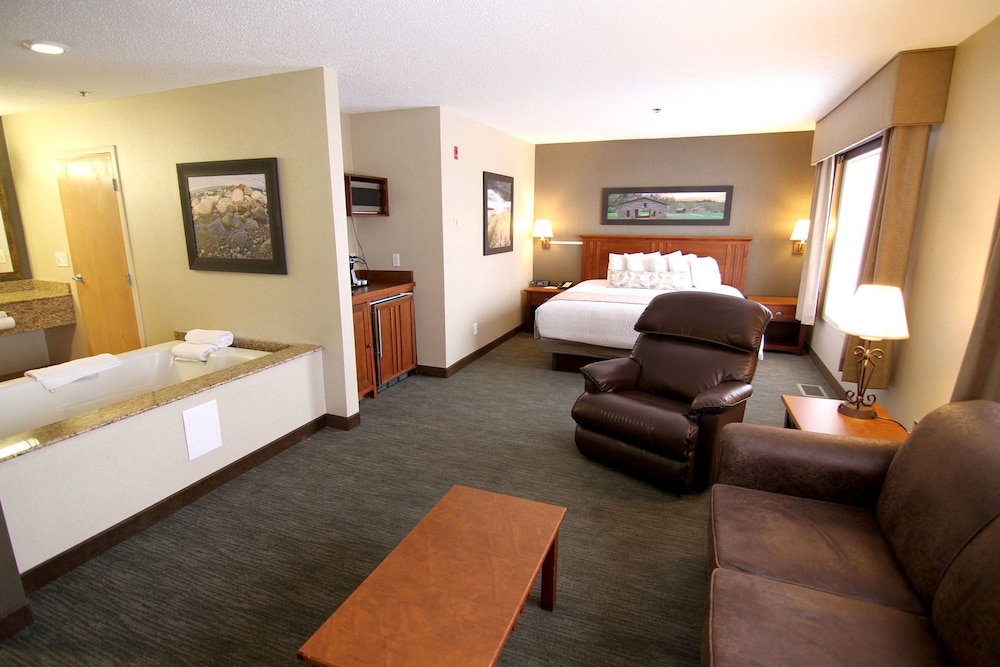 C'mon Inn Fargo - photo 9