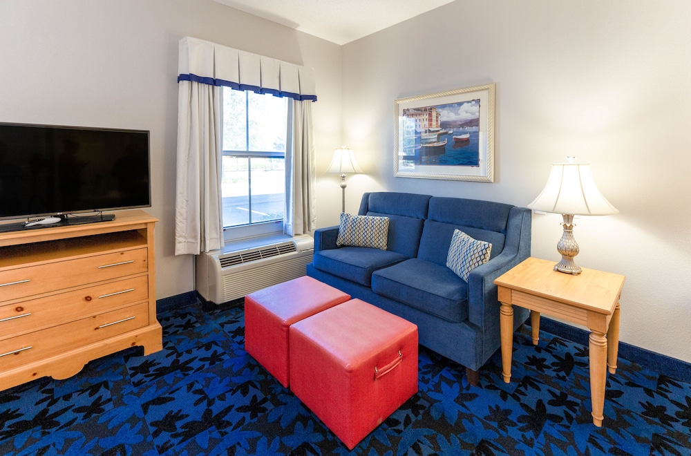 Hampton Inn & Suites Jacksonville Deerwood Park - photo 7