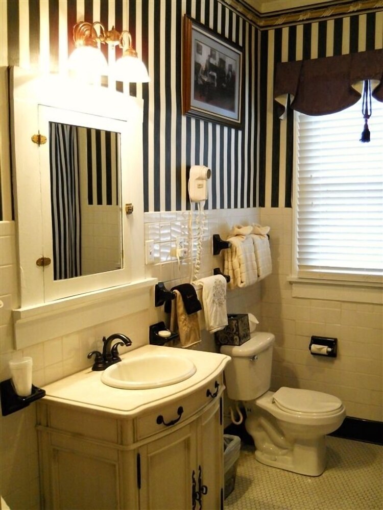 Bluefield Inn - photo 11