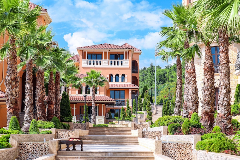 Villas Elenite Premium — 4-Star Luxury Hotel in Sveti Vlas, Bulgaria