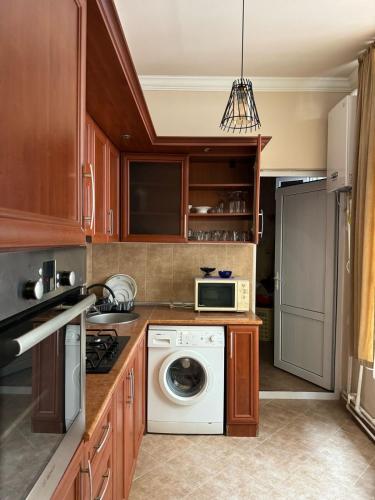 Maximilian Apartment