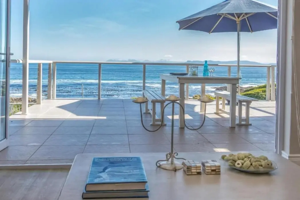 Gansbaai Seafront Holiday House: Ons C huis — 4-Star Luxury Hotel in Cape Town, South Africa