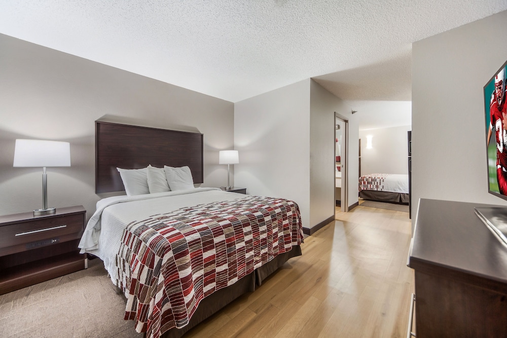 Red Roof Inn & Suites Omaha Council Bluffs - photo 28