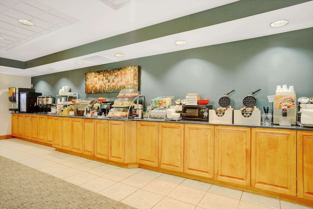 Wingate by Wyndham Fargo - photo 39
