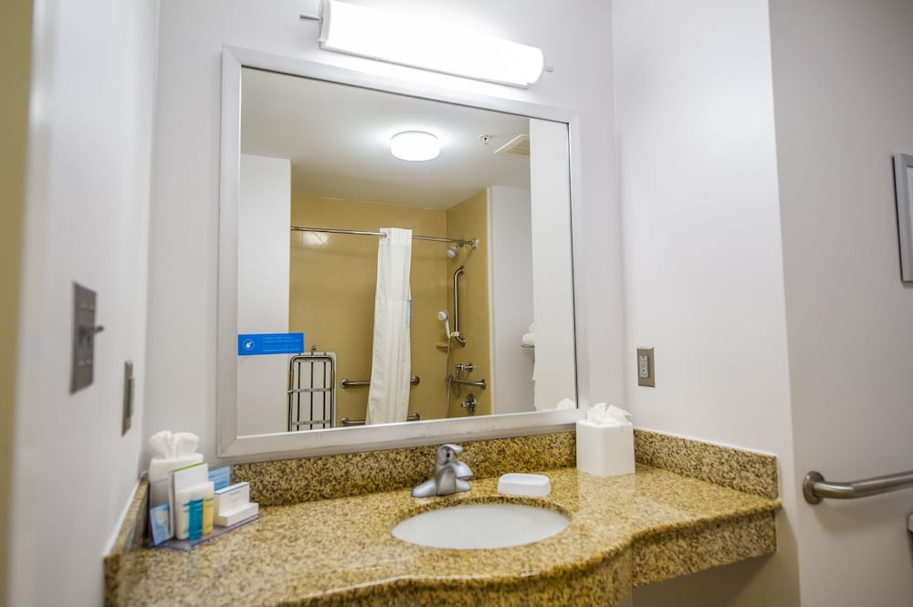 Hampton Inn South Kingstown Newport Area - photo 38