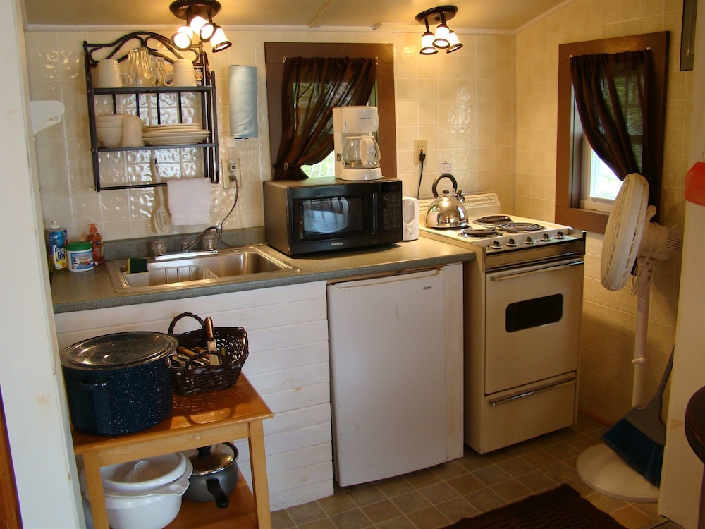 Bay Leaf Cottages & Bistro - photo 28