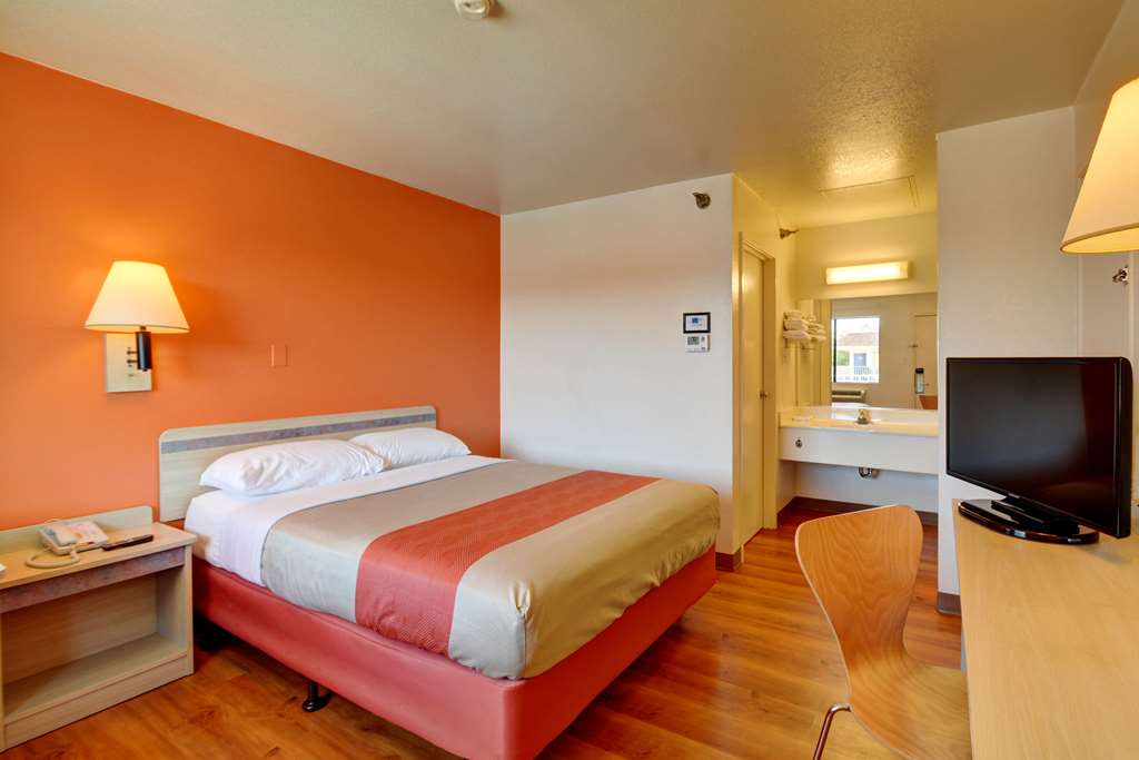 Motel 6 Windsor Locks CT Hartford - photo 13
