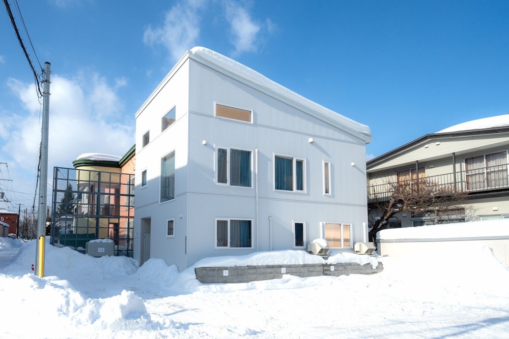 The Luna Lounge - last minute hotel in Sapporo