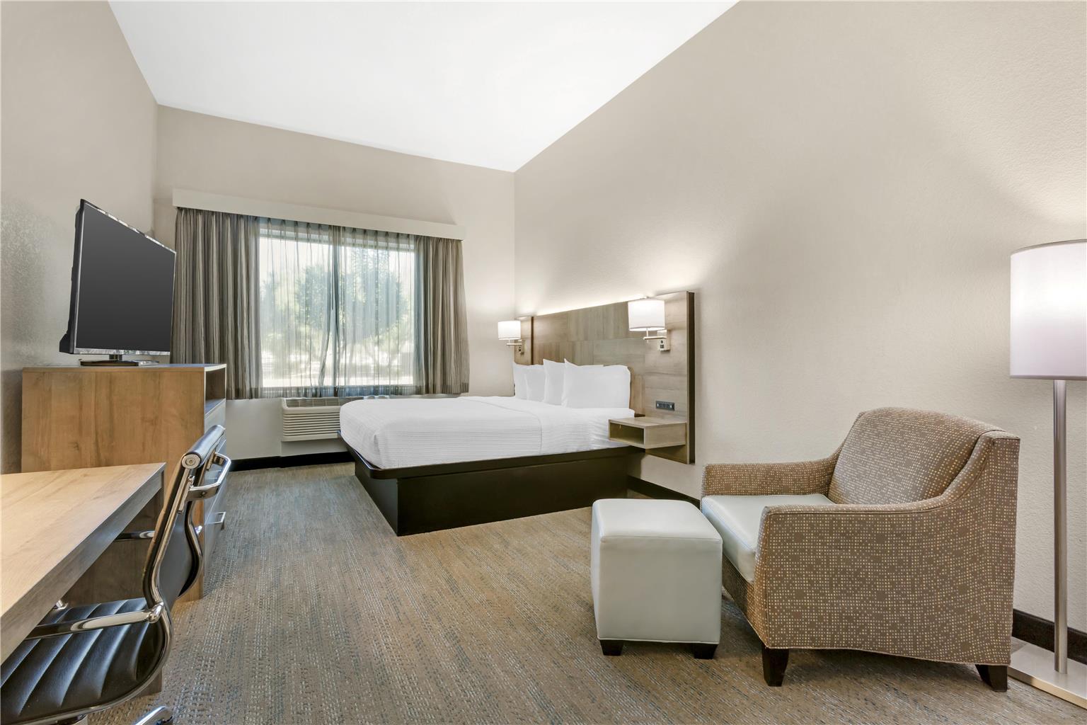 Super 8 by Wyndham Greensboro Coliseum Conv. - photo 42