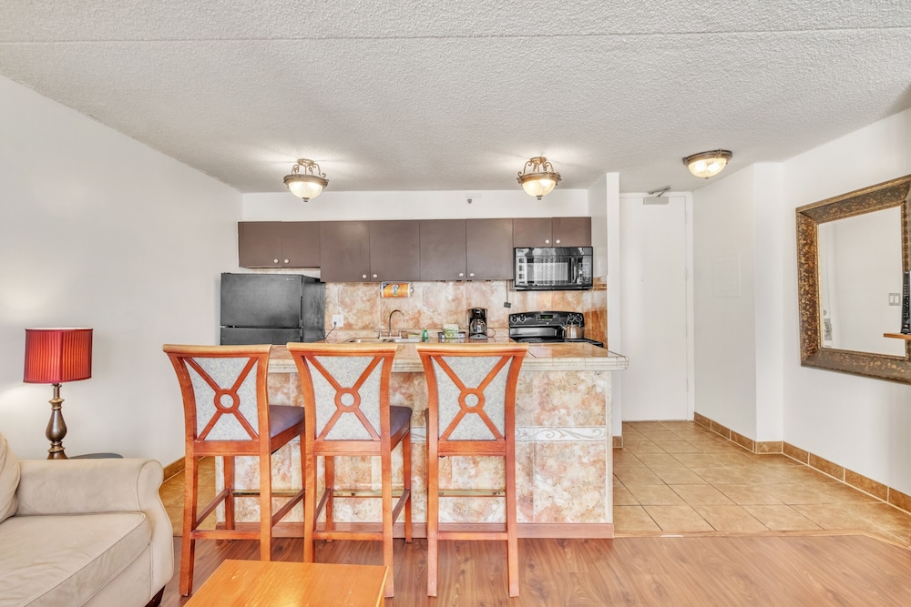 Waikiki Banyan Condo Located One Block From Waikiki Beach by Koko Resort Vacation Rentals - photo 58