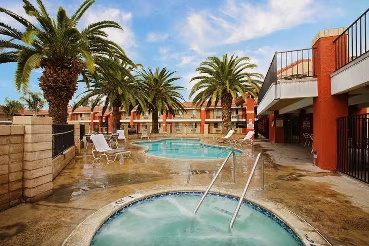 Days Inn by Wyndham Hemet - photo 17