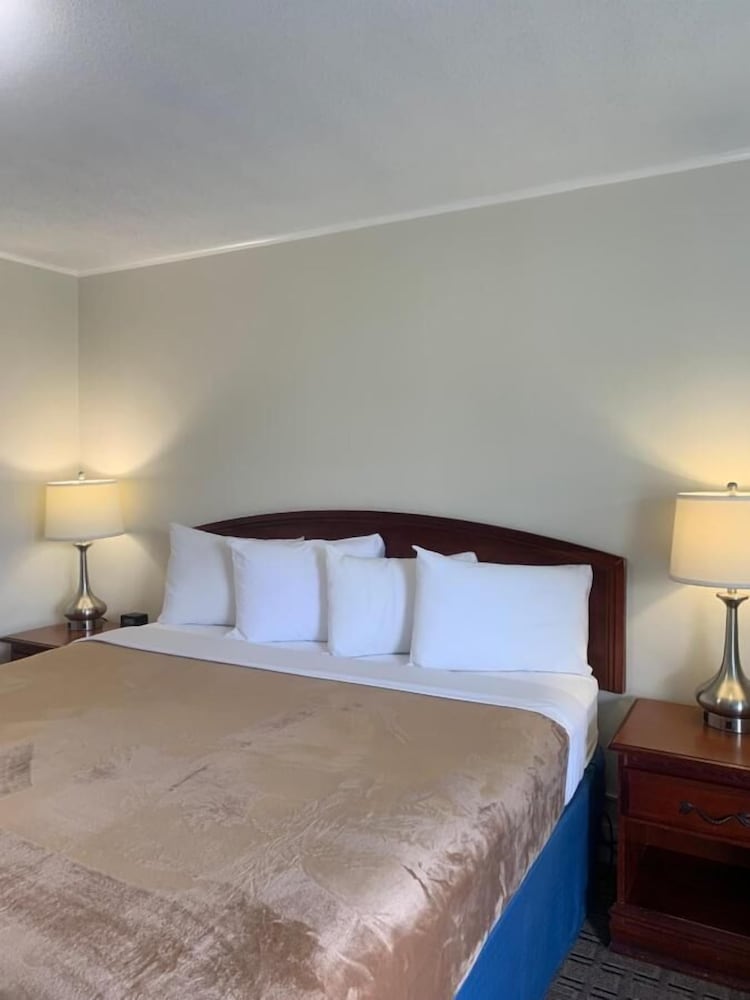 Hatfield Inn - photo 2
