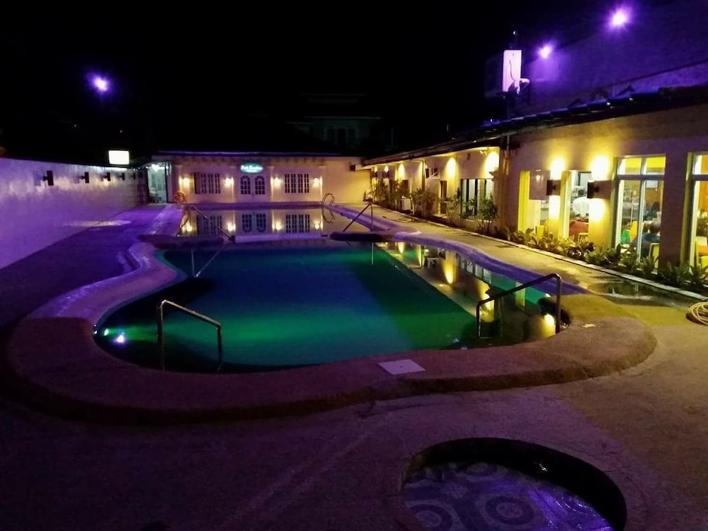 Basic Rooms Hotel in Tacloban, Philippines