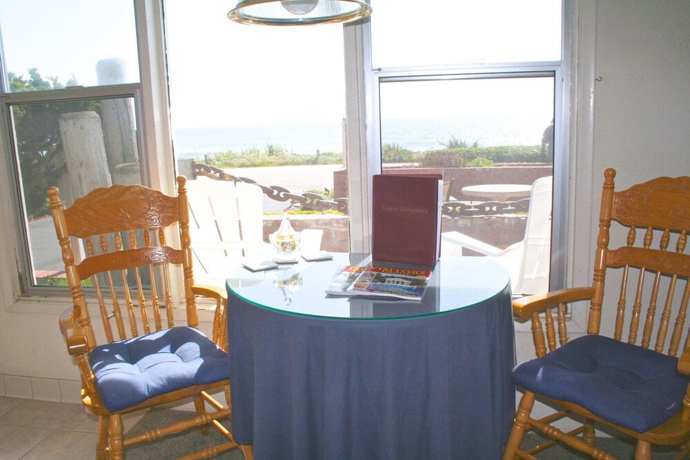 Captains Cove Inn - photo 6