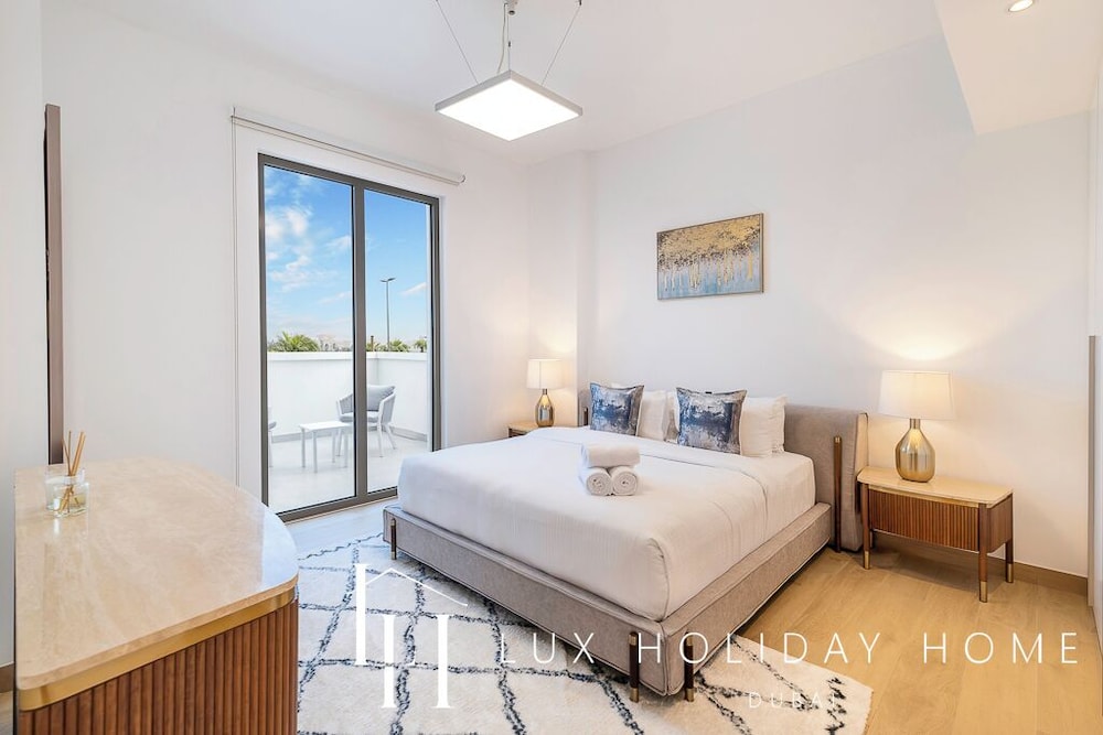 LUX The Elegant Sea View Suite — 4-Star Luxury Hotel in Dubai, United Arab Emirates