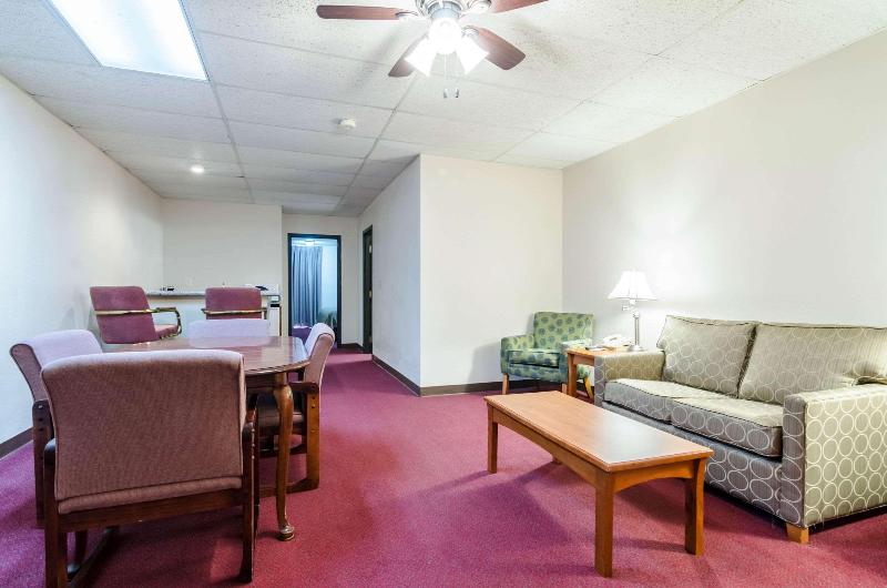 Quality Inn & Suites Salina West - photo 21