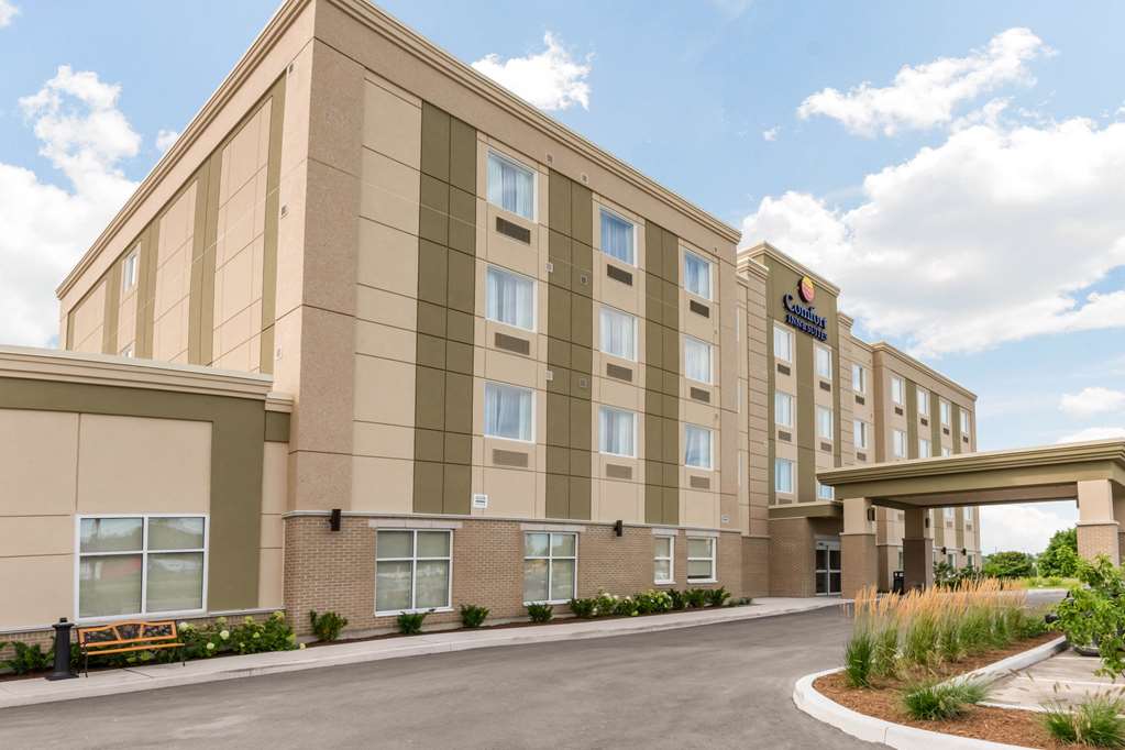 Comfort Inn & Suites — hotel in Oshawa