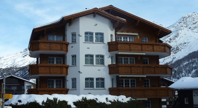 Haus Alpenglück — 4-Star Luxury Hotel in Saas Fee, Switzerland