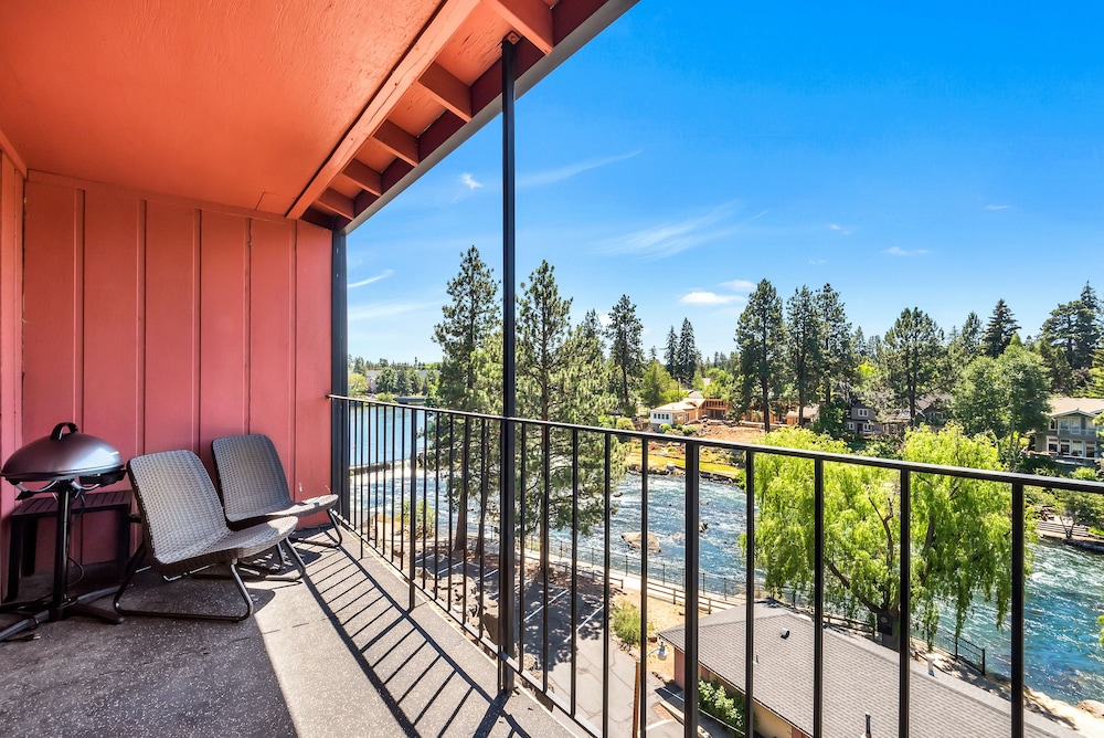 Bend Riverside Inn & Suites - photo 295
