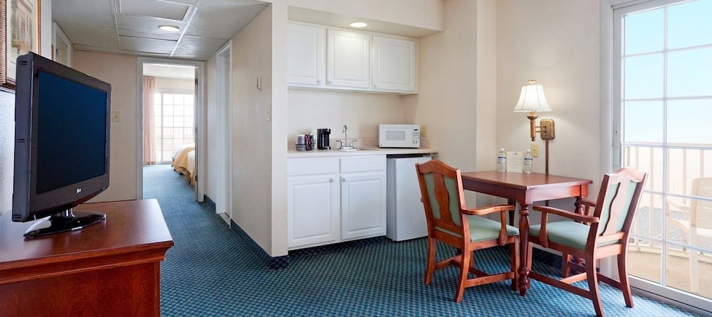 Paradise Plaza Inn - photo 11
