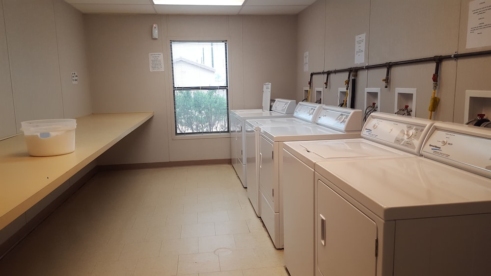 Cuero Oilfield Housing - photo 16