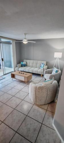 LaMouette 8 Manaba Beach Uvongo — 4-Star Luxury Hotel in Margate, South Africa