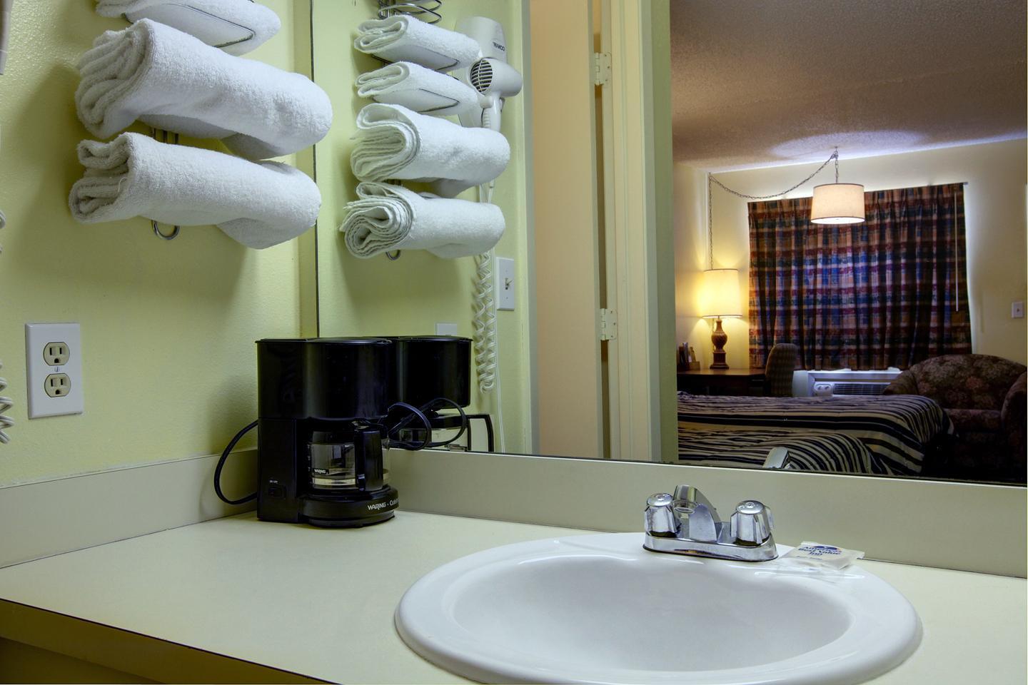Americas Best Value Inn Comanche - photo 20
