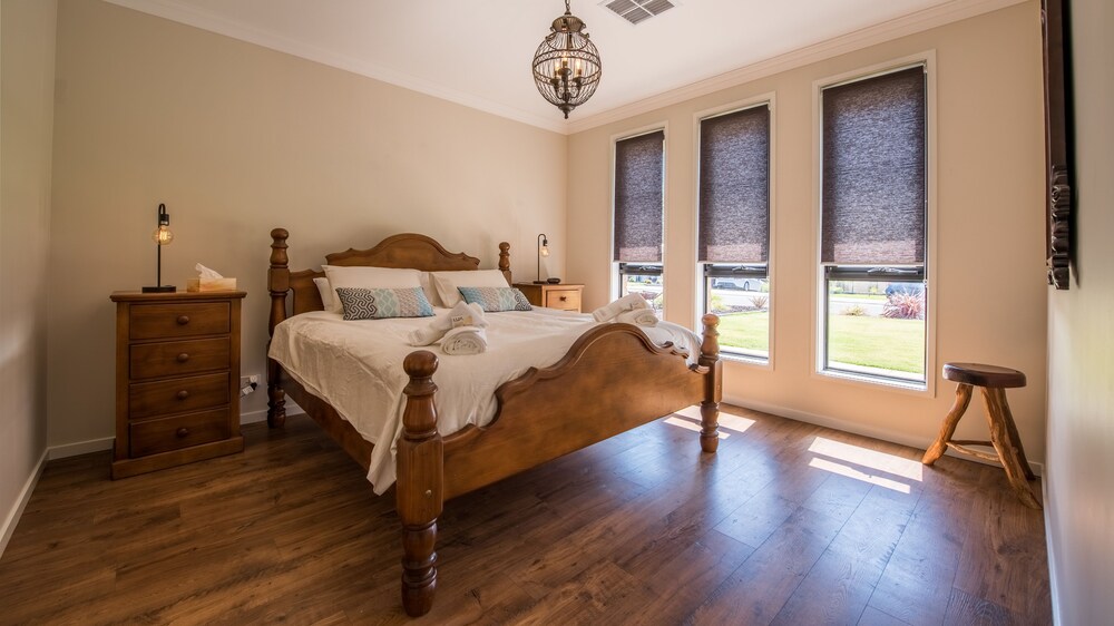 Barossa Family Holiday Home — 4-Star Luxury Hotel in Lyndoch, Australia
