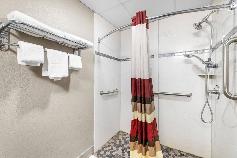 Red Roof Inn Niagara Falls - photo 19