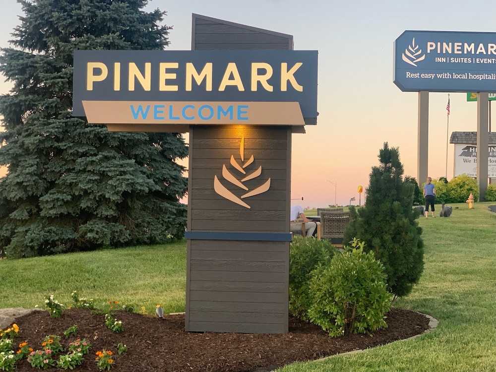Pinemark Inn & Suites - photo 49