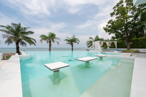 Pure Sunset Beach Ocean View Room Pattaya — 4-Star Luxury Hotel in Pattaya, Thailand