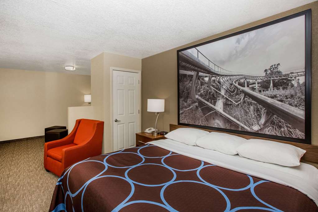 Super 8 by Wyndham Altoona - photo 12
