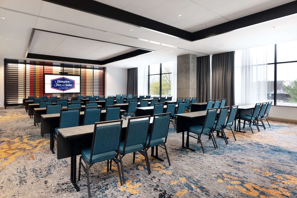 Hampton Inn & Suites Watertown Boston - photo 32