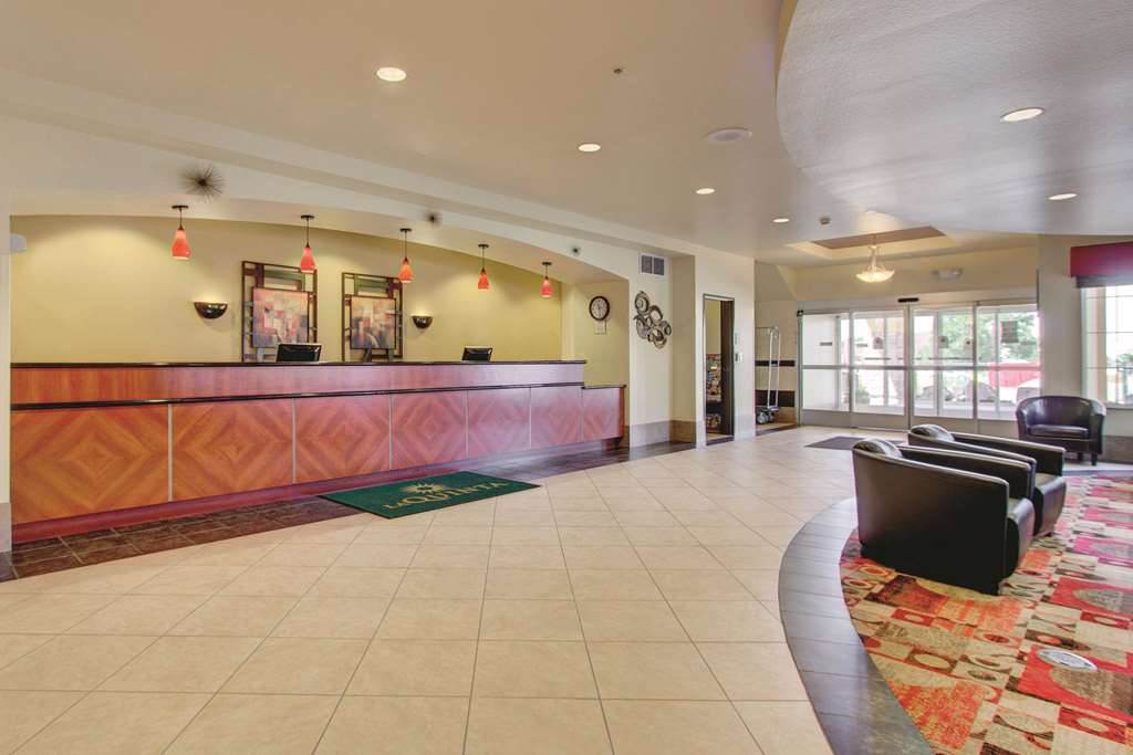 La Quinta Inn & Suites by Wyndham Denver Gateway Park - photo 8
